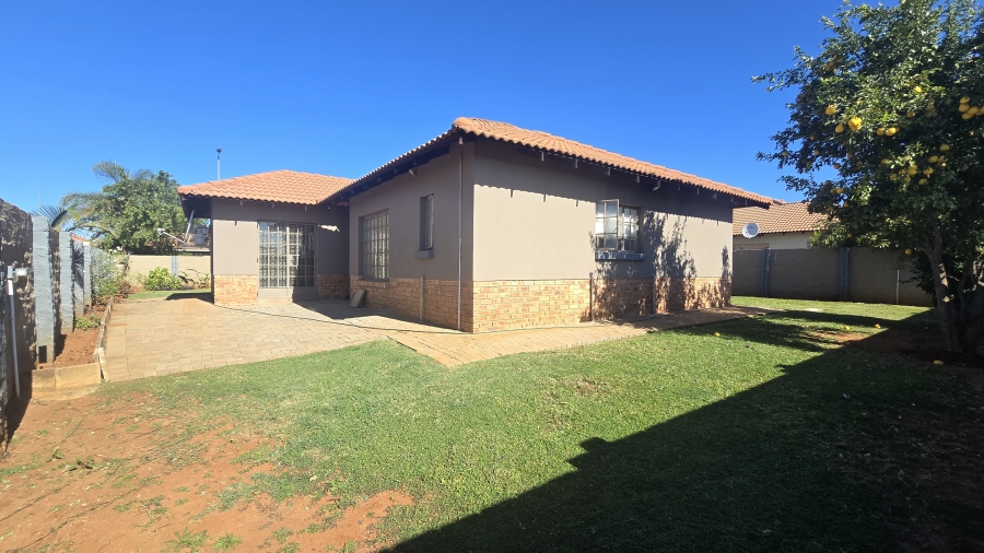 3 Bedroom Property for Sale in Waterkloof East North West